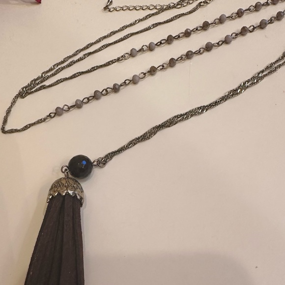 softly Understated Necklace EUC w/ Faceted beads, antique gold chain, leather … - Picture 7 of 8